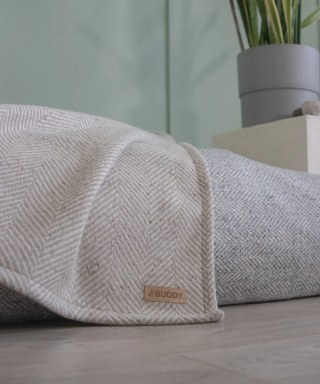 BUDDY. Hundedecke - aus Wolle - Beige - bei BUDDY. Hundezubehör online kaufen BUDDY. Hundedecke - aus Wolle - Beige - bei BUDDY. Hundezubehör online kaufen