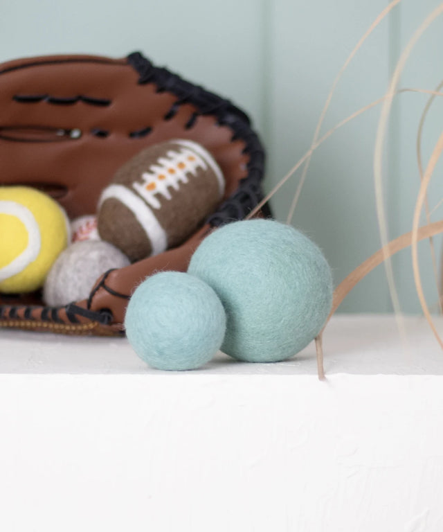 BUDDY. Hundespielzeug aus Schafwolle "Ball" - Mint - bei BUDDY. Hundezubehör online kaufen BUDDY. Hundespielzeug aus Schafwolle "Ball" - Mint - bei BUDDY. Hundezubehör online kaufen