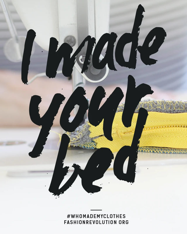 I made your bed Schriftzug über einem Hintergrund Bild. Es zeigt eine Detailaufnahme einer Nähmaschine I made your bed Schriftzug über einem Hintergrund Bild. Es zeigt eine Detailaufnahme einer Nähmaschine