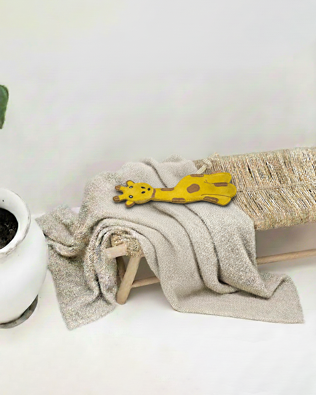 BUDDY. Hundespielzeug aus Leder "Giraffe" - natürliches Hundespielzeug bei BUDDY. Hundezubehör online kaufen