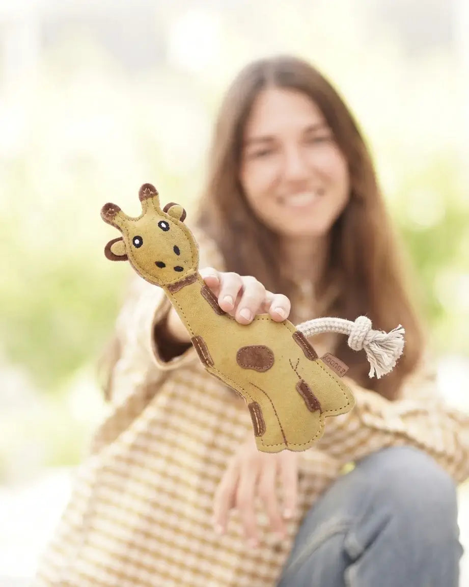 BUDDY. Hundespielzeug aus Leder "Giraffe" - natürliches Hundespielzeug bei BUDDY. Hundezubehör online kaufen