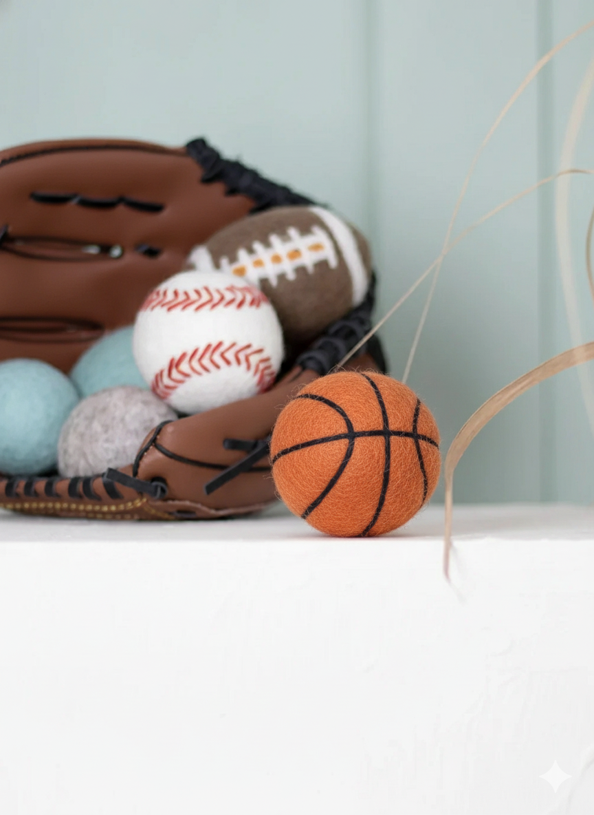 BUDDY. Hundespielzeug aus Schafwolle "Basketball" - natürliches Hundespielzeug bei BUDDY. Hundezubehör online kaufen