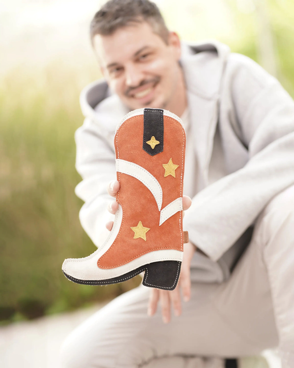 BUDDY. Hundespielzeug aus Leder "Cowboystiefel" - natürliches Hundespielzeug bei BUDDY. Hundezubehör online kaufen