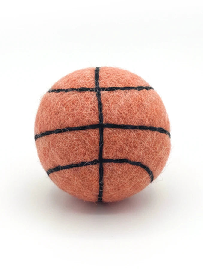 BUDDY. Dog toy made of sheep wool "Basketball"