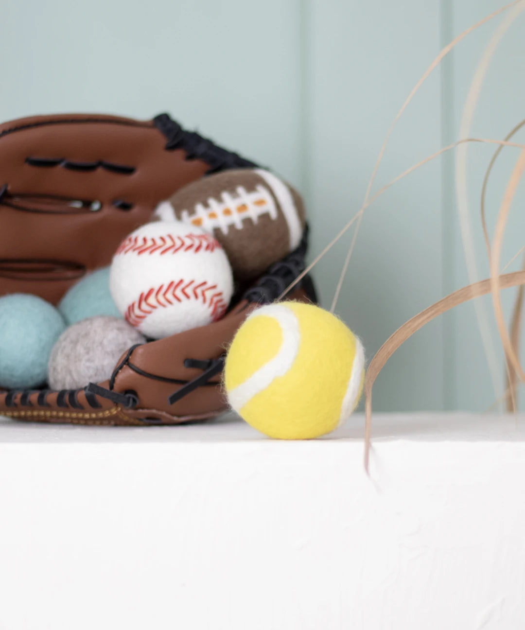 BUDDY. Hundespielzeug aus Schafwolle "Tennisball" - natürliches Hundespielzeug bei BUDDY. Hundezubehör online kaufen